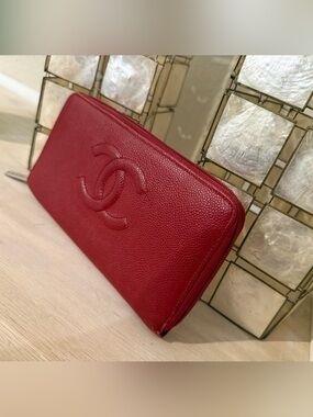 CHANEL Caviar Leather Zip Wallet with Embossed CC